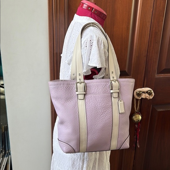 Coach Hampton tote bag F10692 shoulder bag pebbled leather Violet/white VEUC - Picture 3 of 16